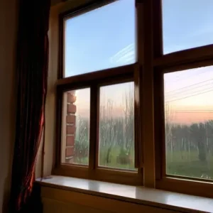 Волшебство света, падающего из окна утром