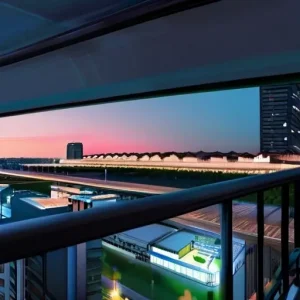 Атмосфера вечернего города на другой широте